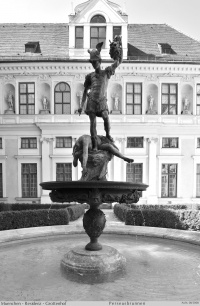 Der Perseusbrunnen im Grottenhof