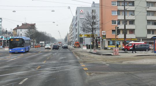 An der Kreuzung mit der Landsberger Straße. 2010.
