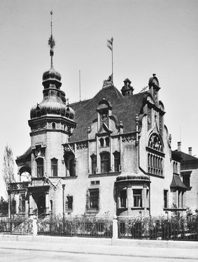 Maria-Theresia-Straße 2. Erbaut 1900-1901. Gesehen um 1903. 1944 zerstört.