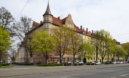 EInsteinstraße 143, Ecke Braystraße. April 2014.