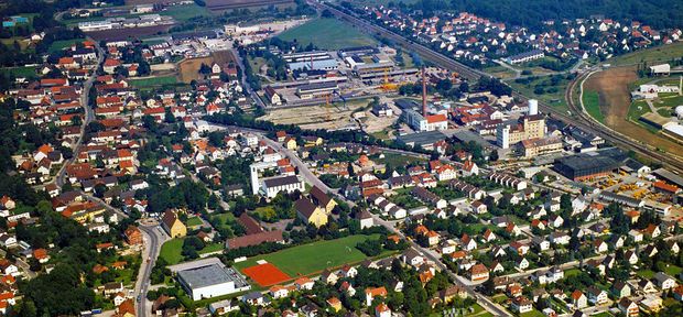 Werksgelände, rechte Hälfte des Luftbilds von 1979, von Karl Schillinger